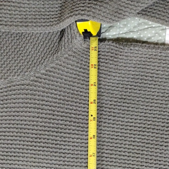 Eddie Bauer‎ Men's 3 Button Light Olive Green Sweater - Picture 11 of 12